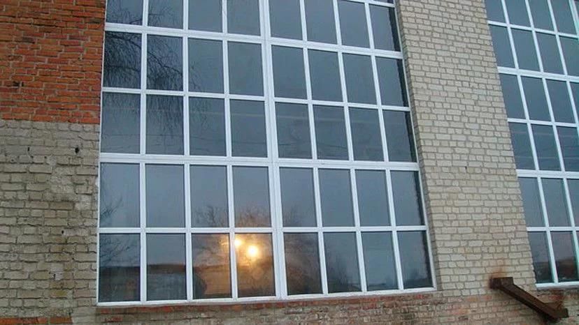 Конструкция легкосбрасываемая окна