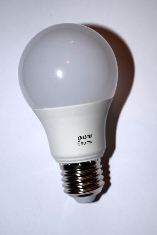 Лампа светодиодная LED 7вт Е27 теплый Gauss