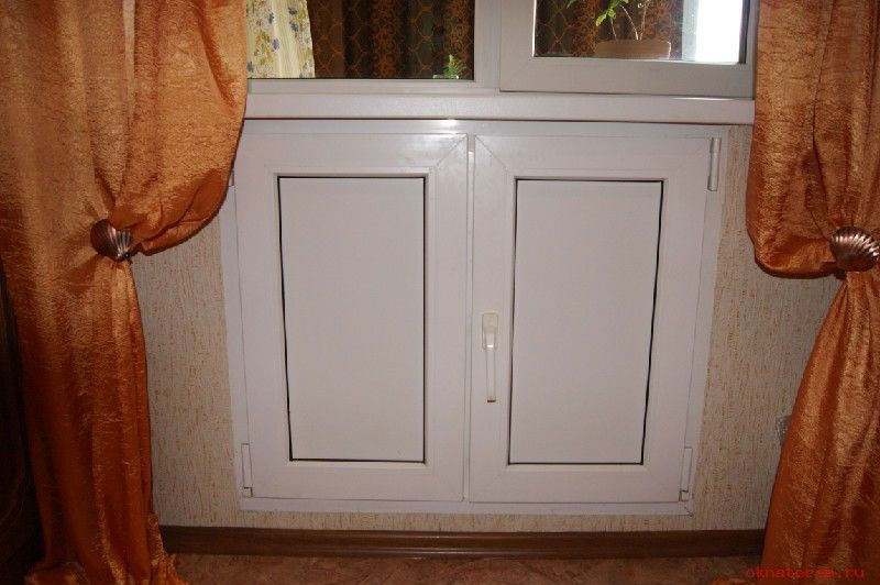 Хрущевский холодильник пластиковый с двумя распашными дверцами 1