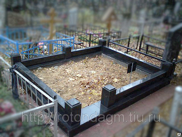Цоколь с оградой с установкой на могилу в Москве и МО, фото, цена
