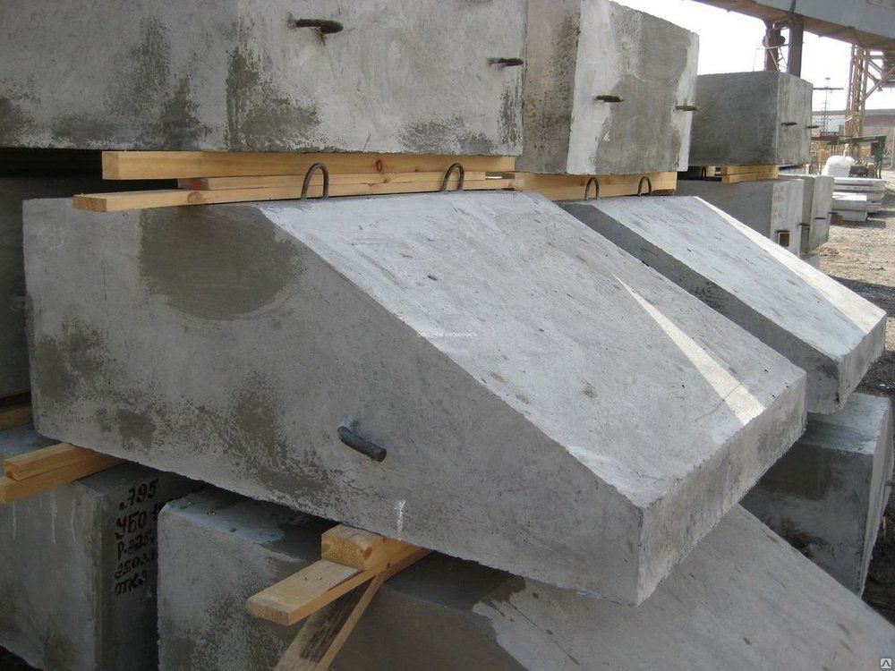 Утяжелитель бетонный охватывающего типа