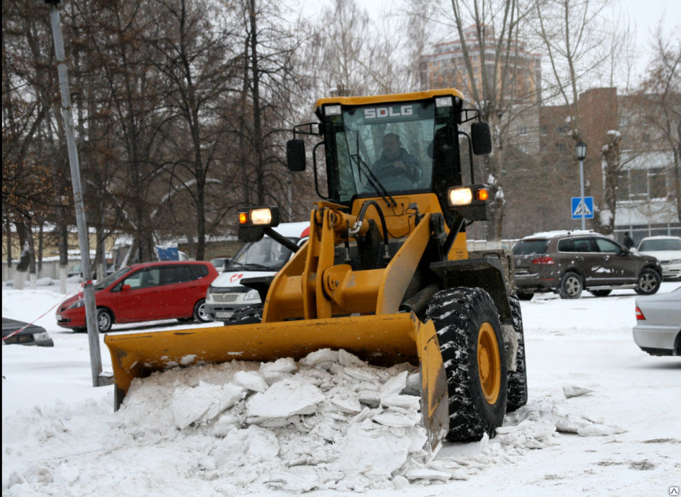 Финские инструменты Fiskars для уборки снега