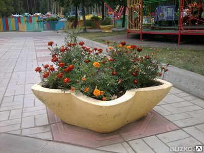 Цветочница бетонная для сада