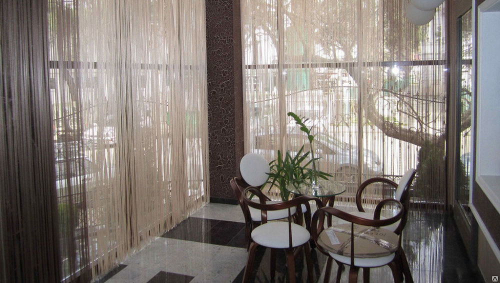 Нитяные шторы в интерьере гостиной фото — Портал о строительстве, ремонте и дизайне